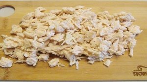 Салат из курицы с черносливом