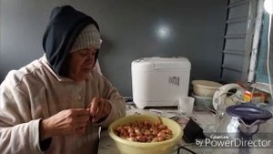 Пирог испекла, лук посадила, лечо закрыла.