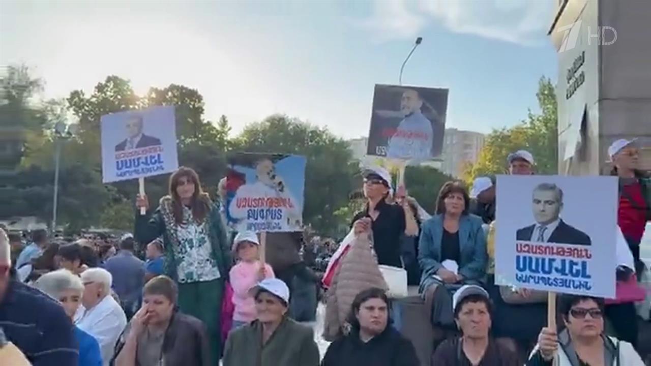В Ереване на улицы вышли сторонники предпринимателя Самвела Карапетяна