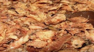 Пирог с сайрой из слоеного теста