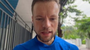 Будь собой и не позволяй другим людям сломать тебя! Они того не стоят! Живи!