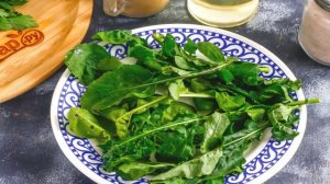 Салат с авокадо и сухариками