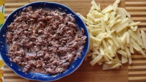 Пирог с рыбной консервой и картошкой