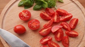 Салат с авокадо и кедровыми орешками