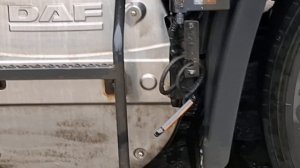 Freightliner FLD Classic замена подушек кабины) и мойка укурка))