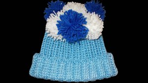 Шапка рельефная с 9 помпонами