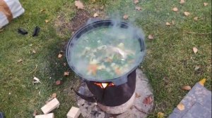 Уха в казане на даче. Быстро, вкусно.