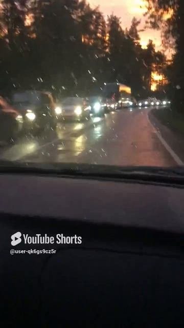 Ленобласть.  07.07.2024. Поток машин дачников возвращающихся в Петербург после выходных