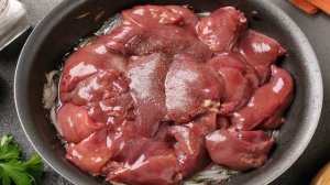 Куриная печень, жареная с луком