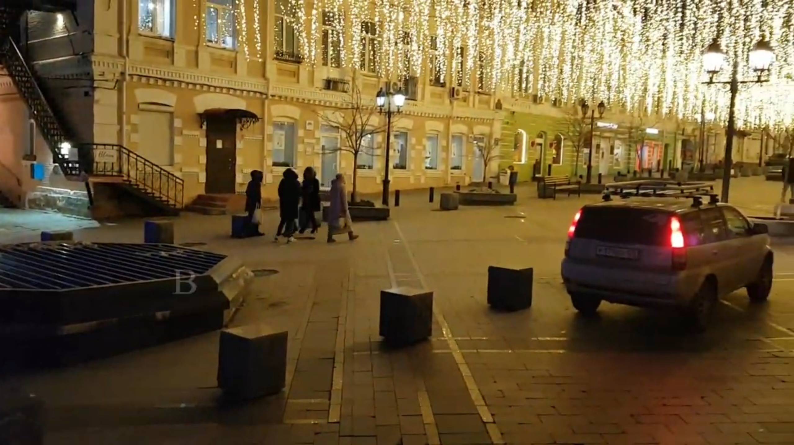 Владивосток Золотой дождь предновогоднего Владивостокского Арбата