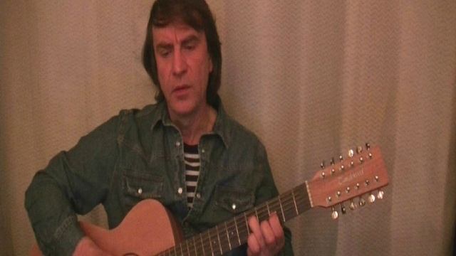 Словно гуси-лебеди годы пролетели... исп. Д.Аникеев смотреть онлайн