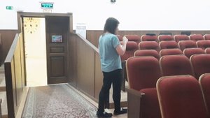 Оля осматривает зал Санатория Машук