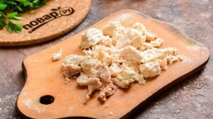 Салат из курицы и сыра