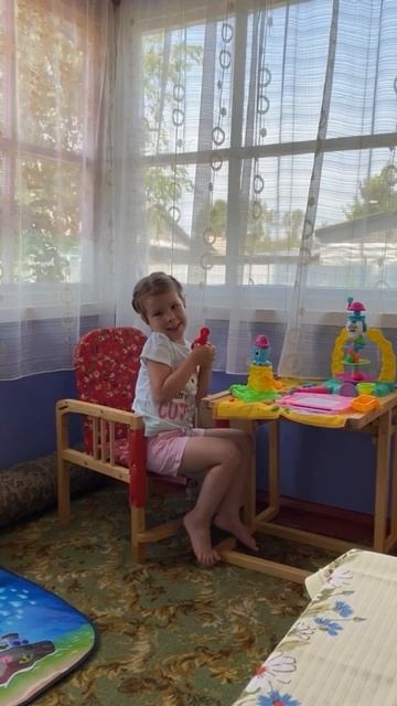 Кем работает бабушка?