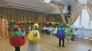 Забавный и простой танец овощей и фруктов на утреннике. Танец огород