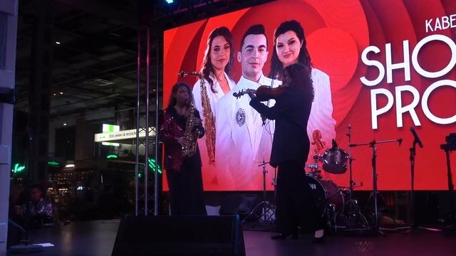 Кавер группа Showtime Project(Фудмолл Депо Москва,02.10.2025) смотреть онлайн