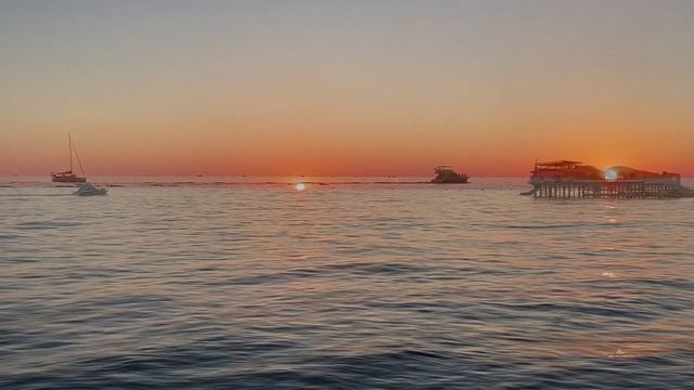 Сочи в октябре на закате.