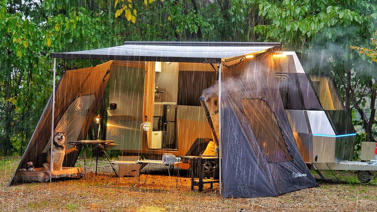 УЮТНЫЙ КЕМПИНГ ПОД ДОЖДЁМ 💰 ₽1,900,000 РОСКОШНЫЙ КИБЕР-КАРАВАН смотреть онлайн