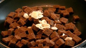 Салат из кукурузы и сухариков