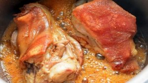 Рулька, тушеная с овощами по-деревенски