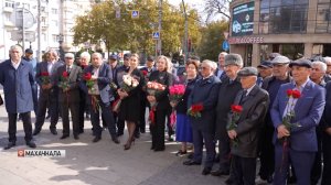 Мемориальные плиты в память о Абдулатипе Гаджиеве и Омаре Алиеве открыли в Махачкале
