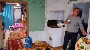 Жизнь в деревне. Питался сухими макаронами