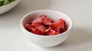 Салат с авокадо и имбирем