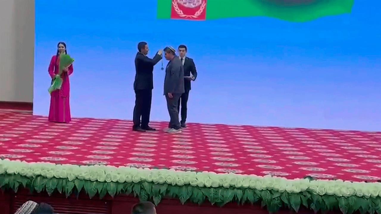 Российские студенты завоевали 13 золотых медалей на олимпиаде по химии в Ашхабаде