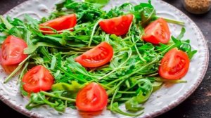 Салат с авокадо и брынзой