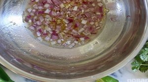 Салат из креветок и авокадо