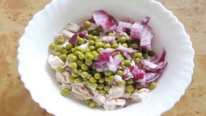 Салат из курицы с рисом