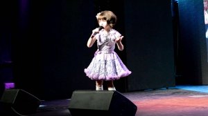 Песенка про папу. Поёт Аня Фомичёва. 17 октября 2025 г.