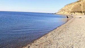 Купальщики на пляже Сукко 17 Октября 2025 года.