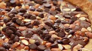 Пирог с шоколадной начинкой и зефирным наполнением