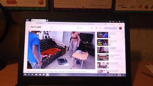 ЖЕСТОКАЯ Мать разбила битой монитор сыну в реальной жизни из за майнкрафт