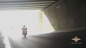 В Волгограде полицейские помогли женщине, которая оказалась в аварийной ситуации на дороге