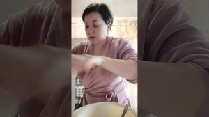 Замесила тесто для 🍞