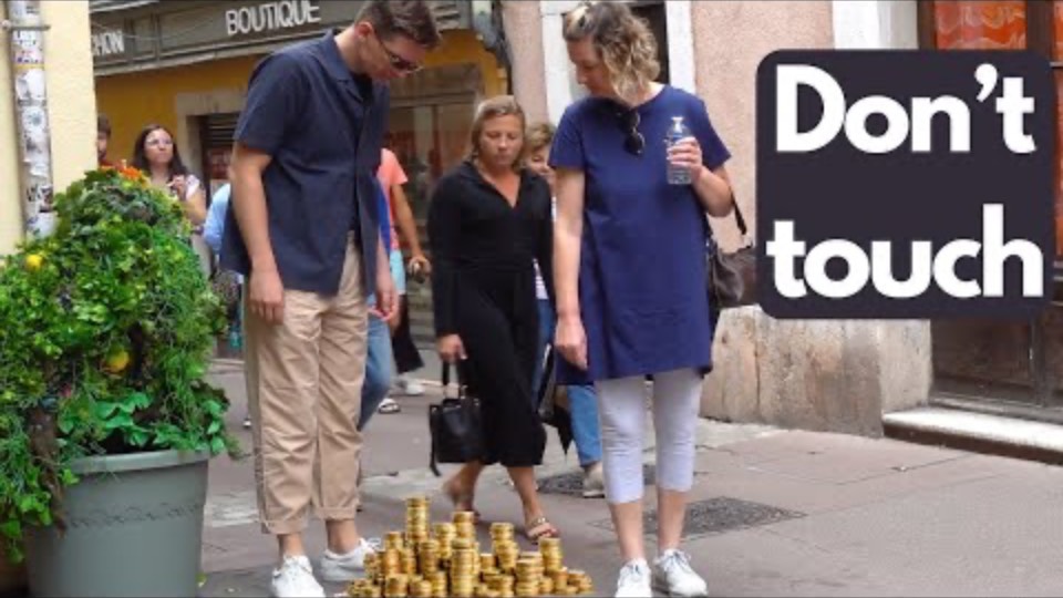 FUNNY VIDEO, BUSHMAN PRANK.(DON'T TOUCH IT) SO FUNNY смотреть онлайн