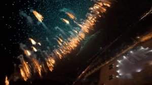 Цветы и гигантское дерево: 16 тыс. дронов устроили невероятное световое шоу в Китае