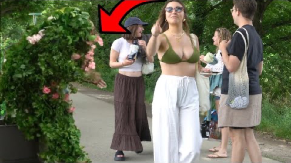 HE DECIDED LIGHT OFF HIS CIGARETTE ON MY HEAD!! BUSHMAN PRANK смотреть онлайн