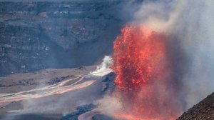 Появились кадры мощного извержения вулкана Килауэа на Гавайях
