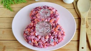 Салат в виде восьмерки