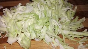 Салат из молодой капусты Весенний