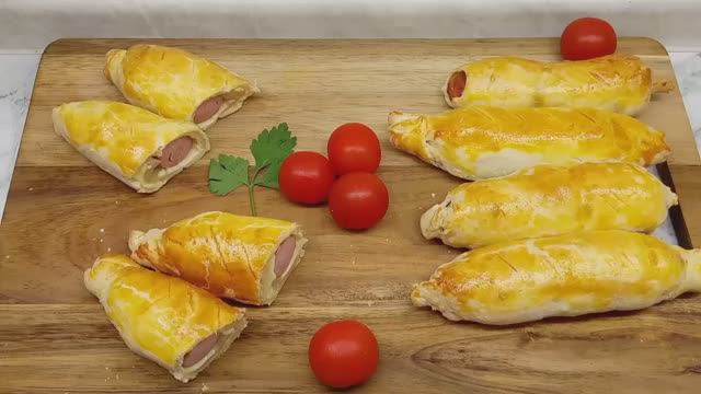 Сосиски в слоеном тесте. Быстро и Вкусно! смотреть онлайн