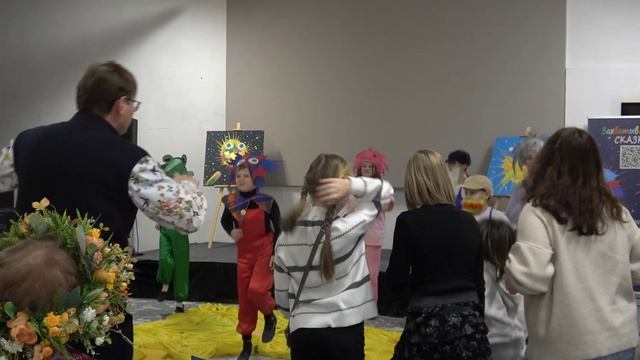 ИНТЕРАКТИВНЫЙ СПЕКТАКЛЬ "ЗИК И ХУРЮК В ПОИСКАХ САМИХ СЕБЯ!"на фестивале "ЧУДОБРИКИ" смотреть онлайн