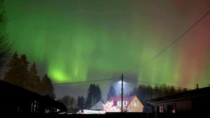 Жители российских регионов минувшей ночью могли видеть северное сияние