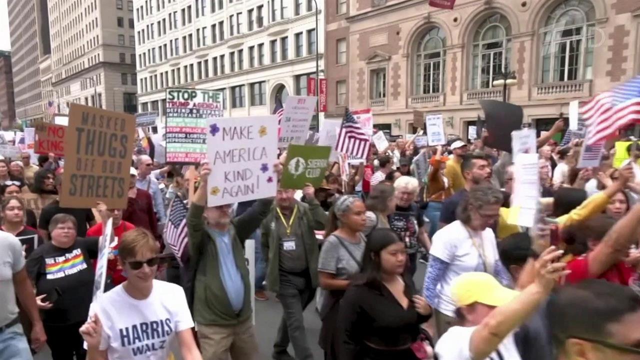 Белый дом с помощью высоких технологий ответил тем, кто называет Трампа королем