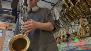 Tenor Saxophone “Vibra VTS-768N" Black.