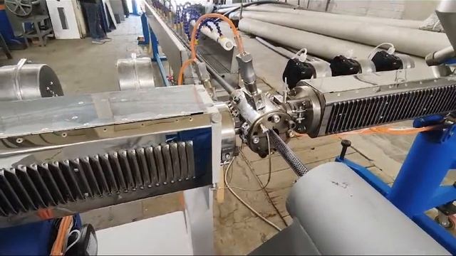 Экструзионная линия ЛШАСН 10-25 для производства ПВХ-шлангов, армированных синтетической нитью смотреть онлайн