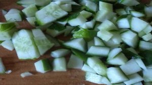 Оливье классический со свежим огурцом